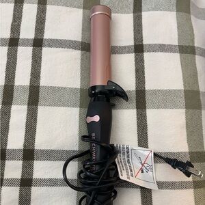 Beachwaver 1.5 rotating curling iron